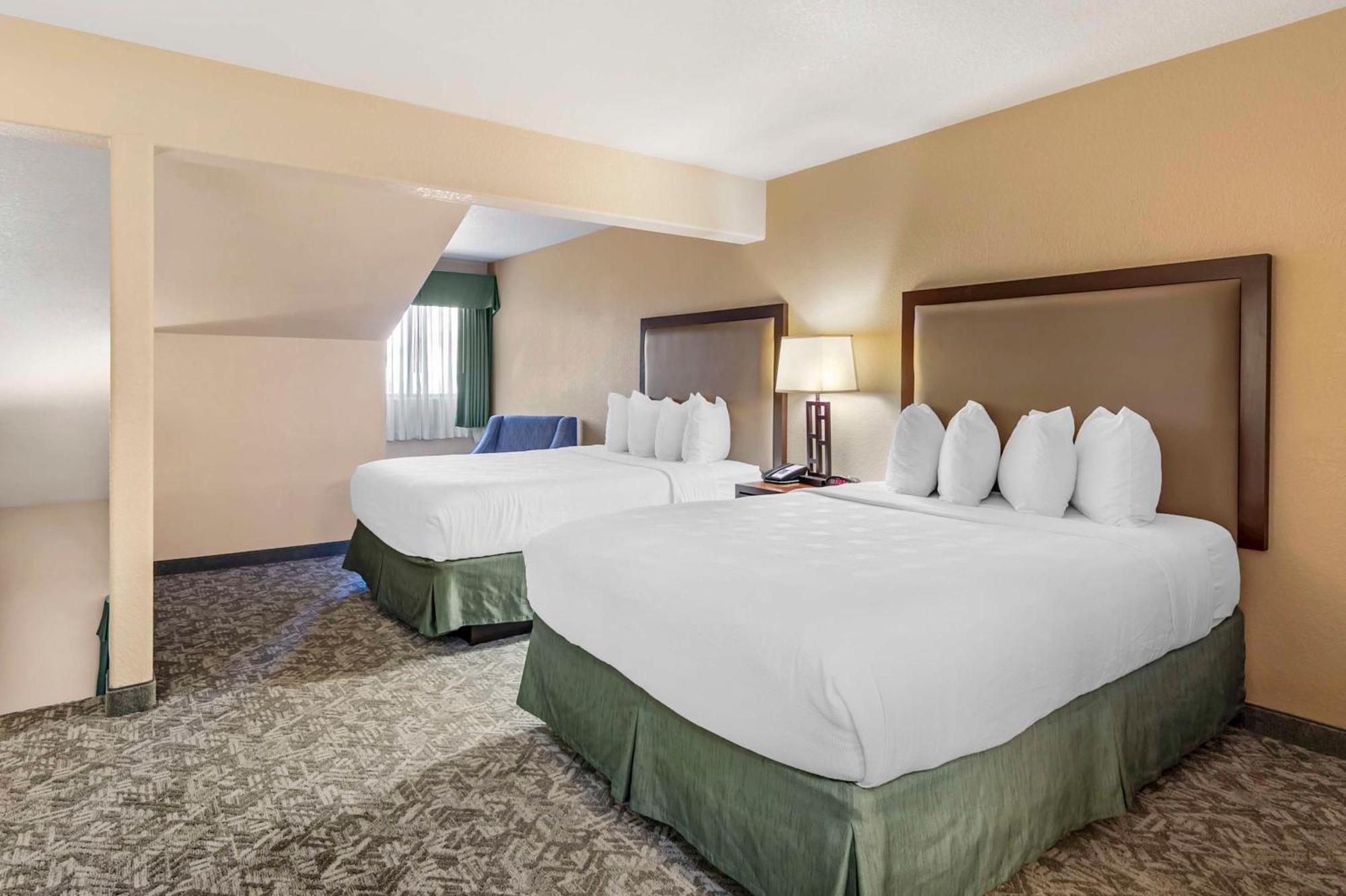 เบสต์ เวสเทิร์น พลัส อีเกิล ลอดจ์ แอนด์ สวีท Hotel ภายนอก รูปภาพ