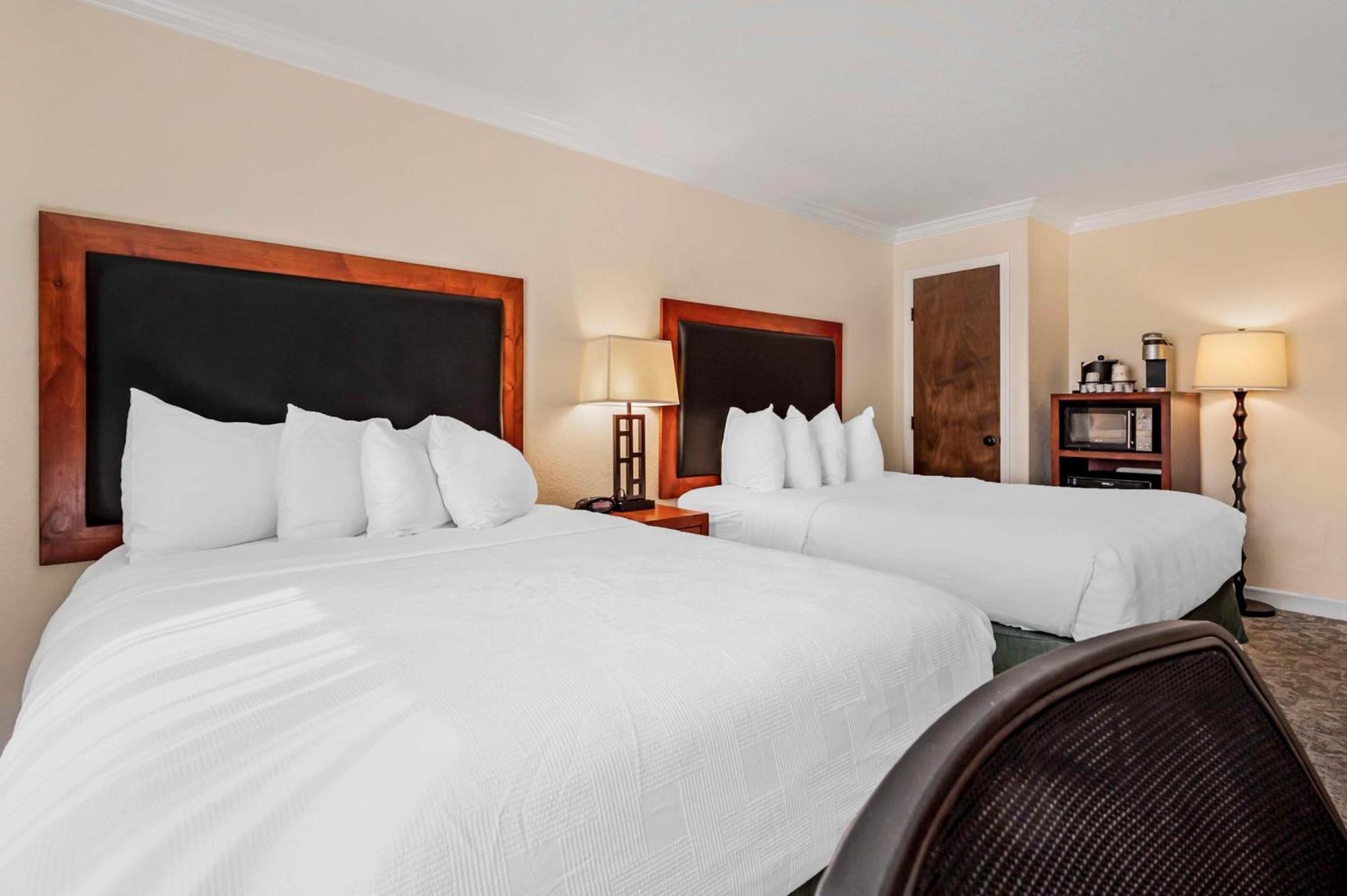 เบสต์ เวสเทิร์น พลัส อีเกิล ลอดจ์ แอนด์ สวีท Hotel ภายนอก รูปภาพ